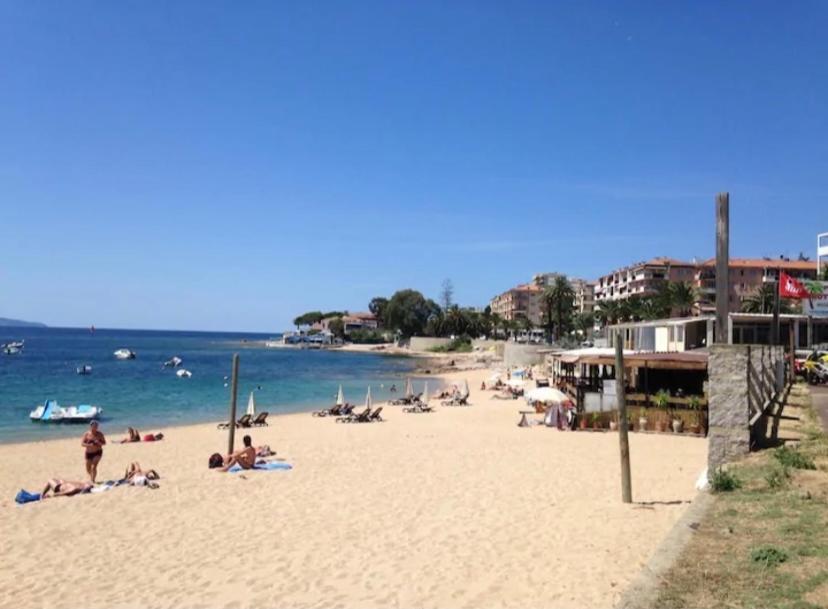 Ajaccio Magnifique T2 37M2 Centre Ville Vue Mer Au Bord De La Plage Neuf 4 Couchages Balcon Parking Prive Ferme Clim Wifi Luaran gambar
