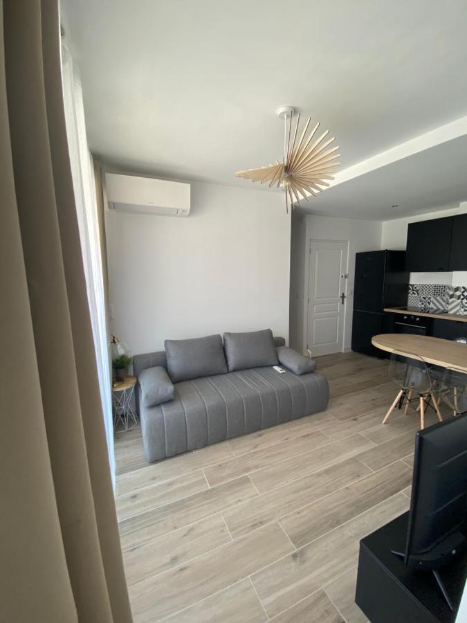 Ajaccio Magnifique T2 37M2 Centre Ville Vue Mer Au Bord De La Plage Neuf 4 Couchages Balcon Parking Prive Ferme Clim Wifi Luaran gambar