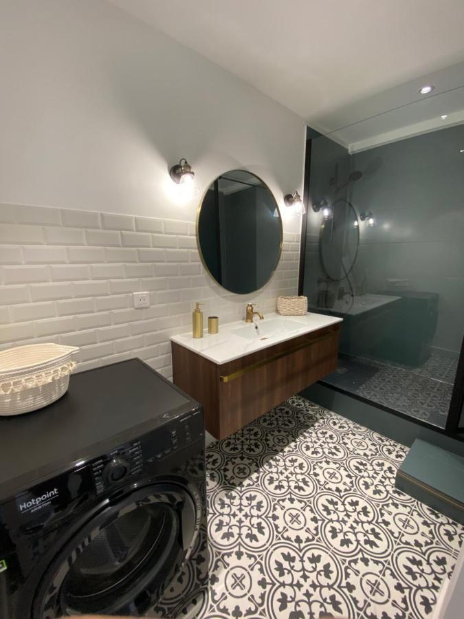 Ajaccio Magnifique T2 37M2 Centre Ville Vue Mer Au Bord De La Plage Neuf 4 Couchages Balcon Parking Prive Ferme Clim Wifi Luaran gambar