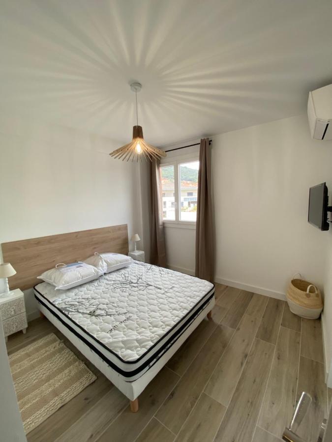 Ajaccio Magnifique T2 37M2 Centre Ville Vue Mer Au Bord De La Plage Neuf 4 Couchages Balcon Parking Prive Ferme Clim Wifi Luaran gambar