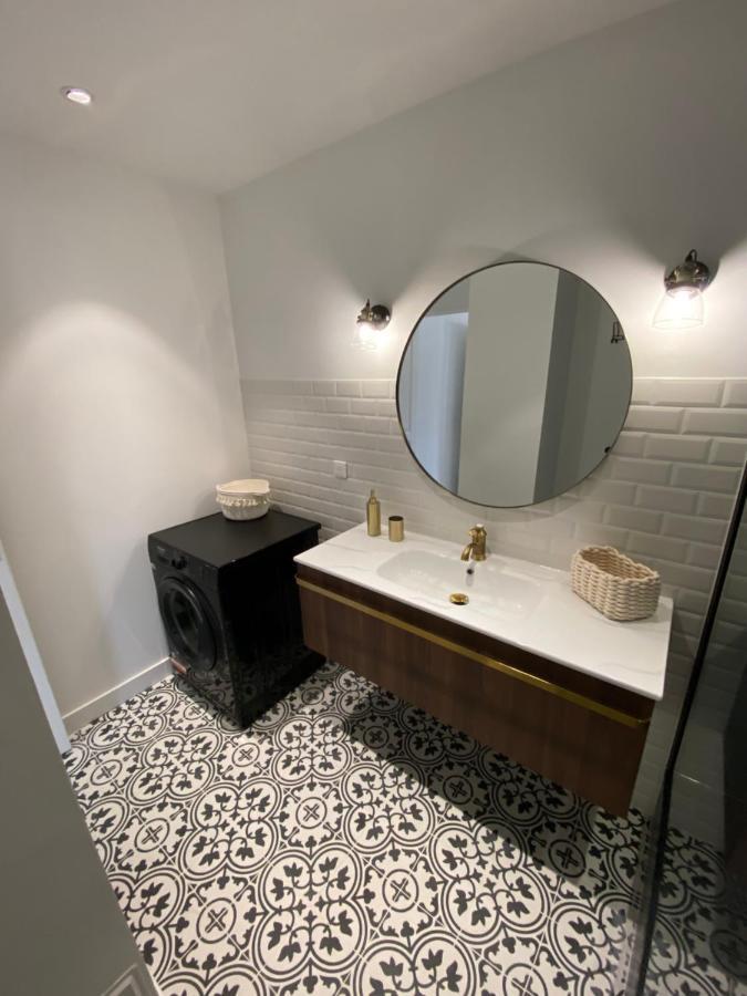 Ajaccio Magnifique T2 37M2 Centre Ville Vue Mer Au Bord De La Plage Neuf 4 Couchages Balcon Parking Prive Ferme Clim Wifi Luaran gambar