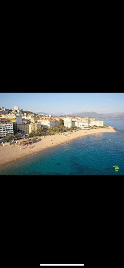 Ajaccio Magnifique T2 37M2 Centre Ville Vue Mer Au Bord De La Plage Neuf 4 Couchages Balcon Parking Prive Ferme Clim Wifi Luaran gambar
