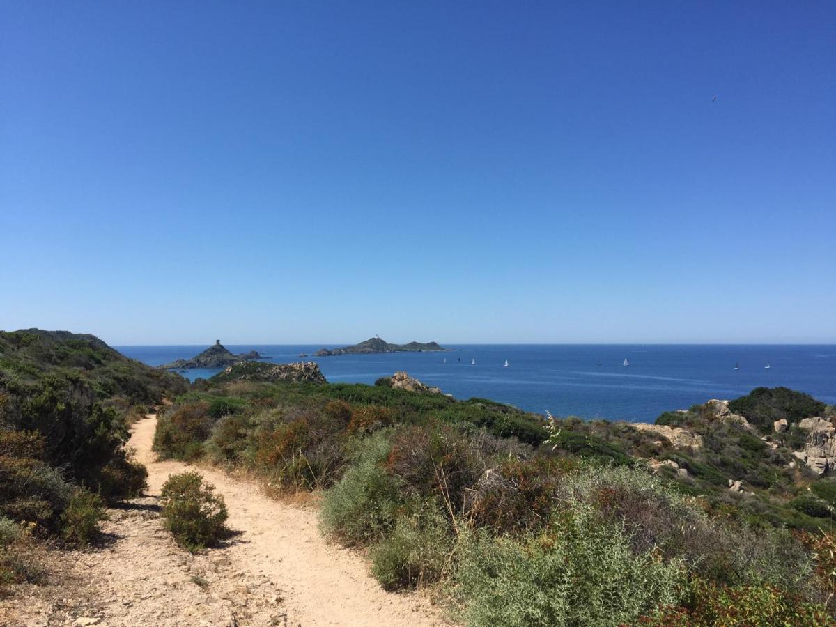 Ajaccio Magnifique T2 37M2 Centre Ville Vue Mer Au Bord De La Plage Neuf 4 Couchages Balcon Parking Prive Ferme Clim Wifi Luaran gambar
